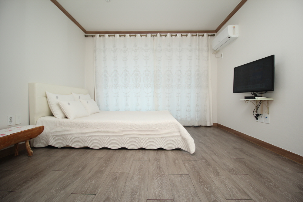 102호(원룸침대)